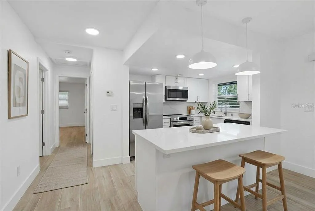 2 bed, 1.0 bath, 850 sqft, $1,495 — Photo 3