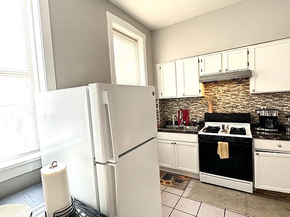 2nd image of 1858 W 21st Pl #1R