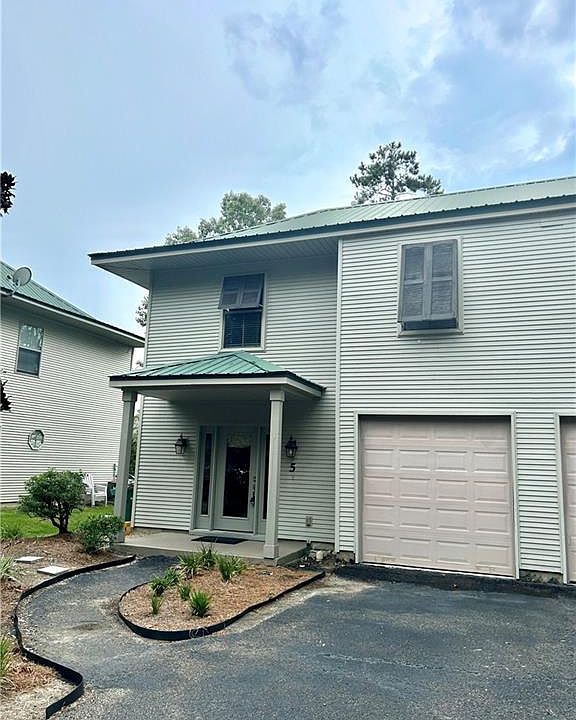 1st image of 590 Lotus Dr N APT 5