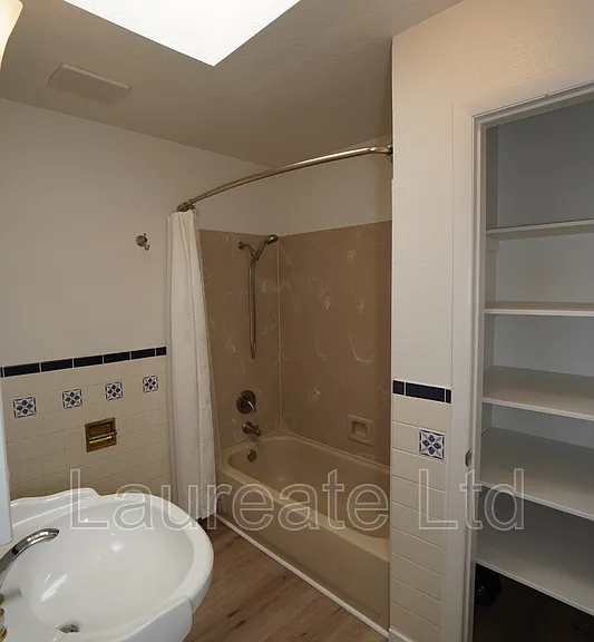1110 Dexter St — Photo 10