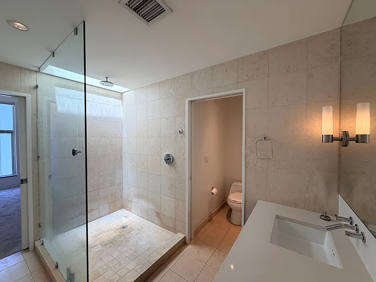 4410 N 27th St #7 — Photo 24
