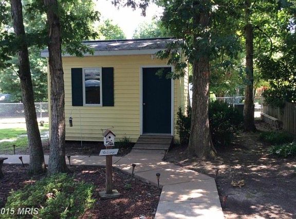 4th image of 455 Laurel Ave