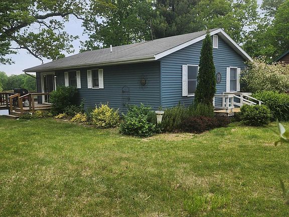 4th image of 46632 S Lakeshore Dr