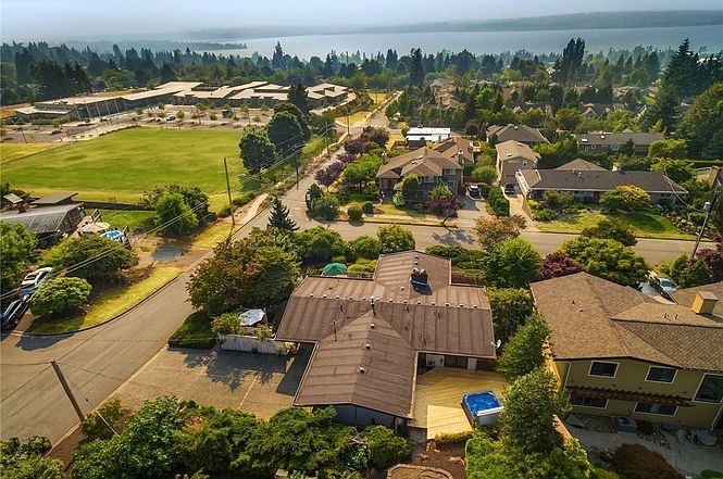 2nd image of 6500 113th Ave NE