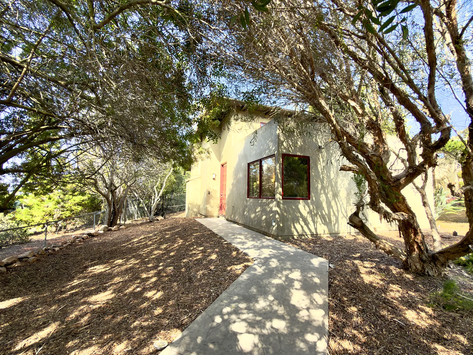 1908 Alta Vista Dr — Photo 2