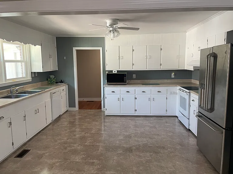 208 Summey St — Photo 13