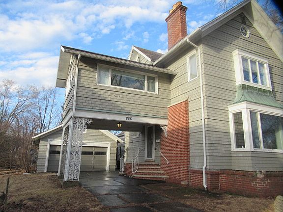 3rd image of 856 E Washington St