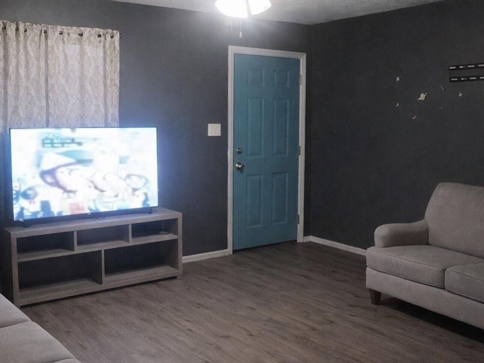 2nd image of 315 N Chapel St