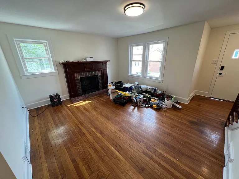 107 Steele Ave — Photo 4