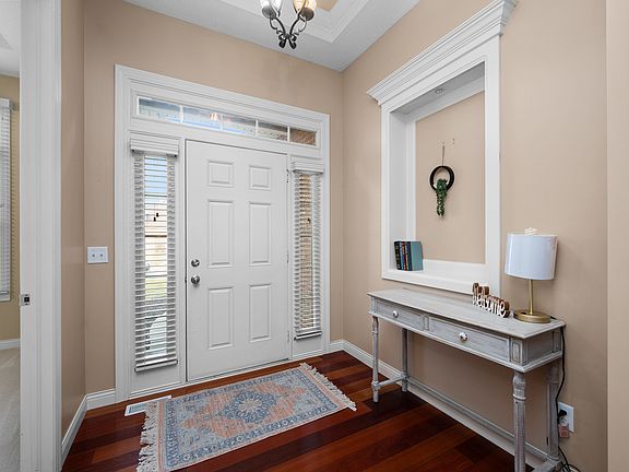 2nd image of 3179 Meridith Way