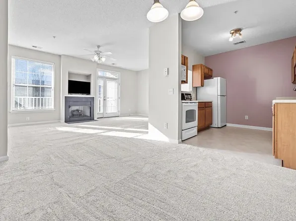 3015 Winston Dr APT 109, Burlington, NC 27215