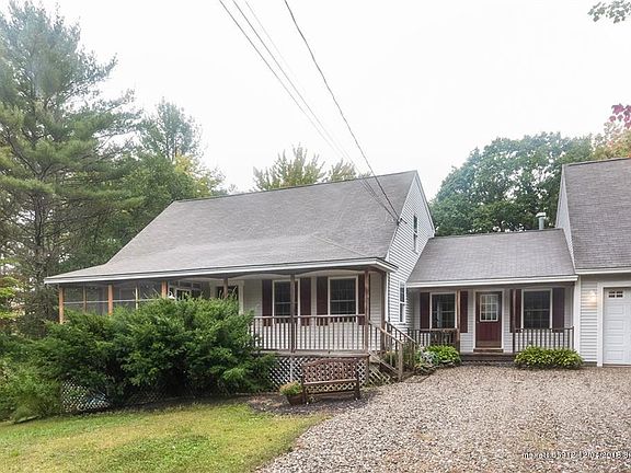 3rd image of 31 Daniella Dr