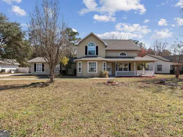 301 Lake Forest Dr, Kingsland, GA 31548