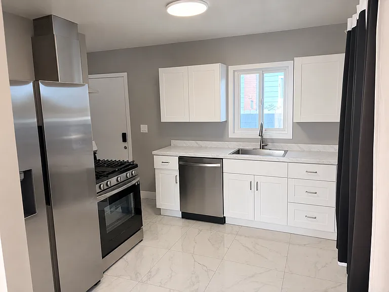 3812 Delta St — Photo 3