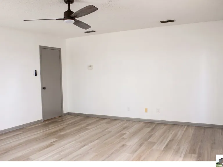 1410 Becker Dr — Photo 8