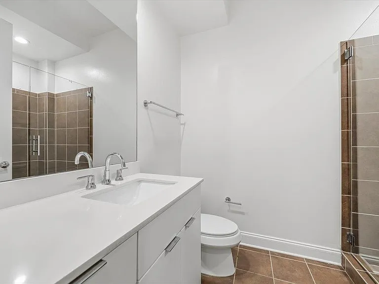 717 Riverside Dr #504 — Photo 21