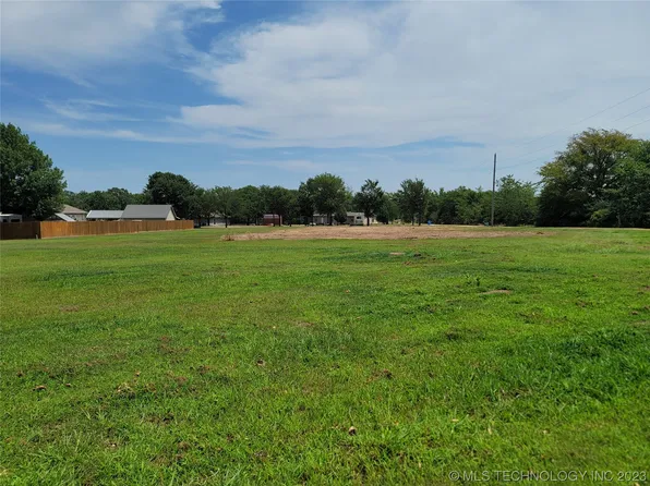 36 S 4138th Rd, Checotah, OK 74426