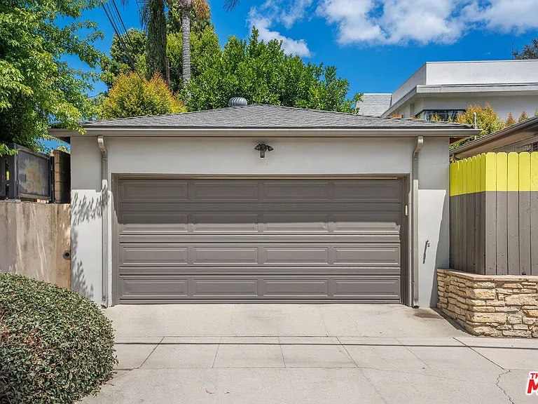 4203 Babcock Ave — Photo 39