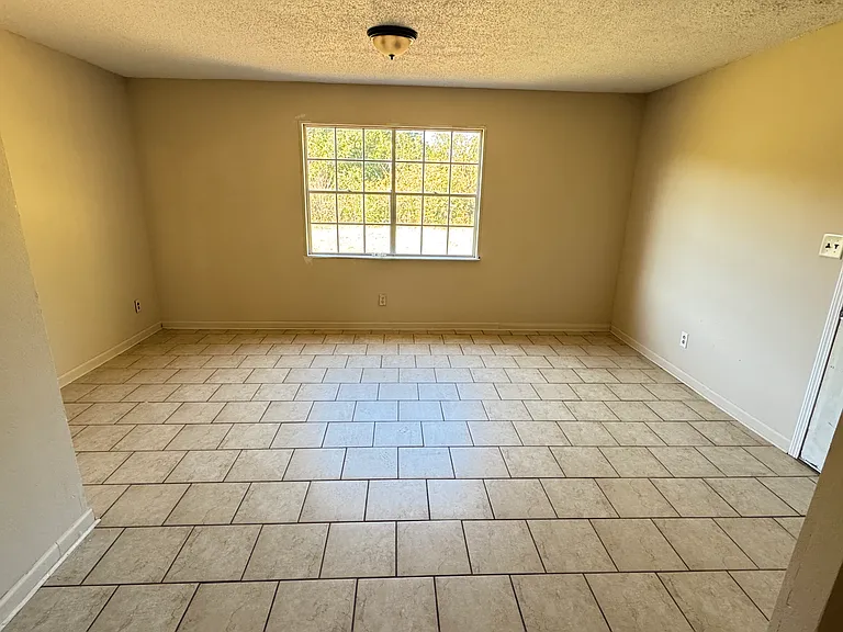 3963 Erress Blvd — Photo 11