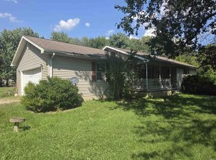 812 S 1250 E, Loogootee, IN 47553