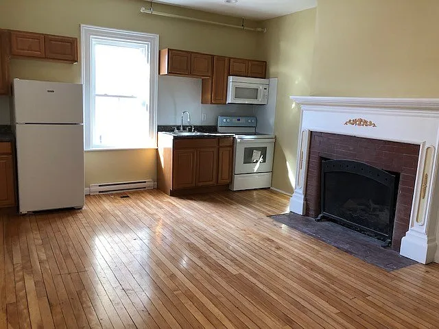 2 Pike St #104