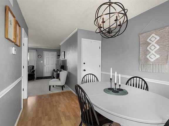 5th image of 146 Burtonwood Dr