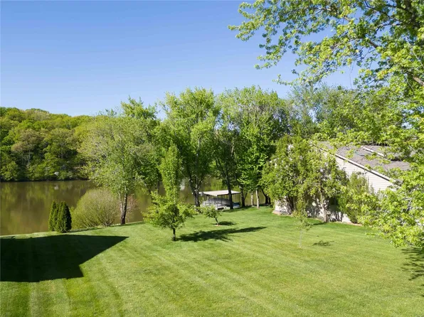 11046 Village Dr W, Foristell, MO 63348