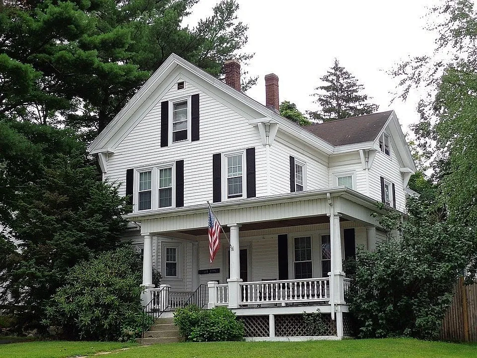 91 Pleasant St #4