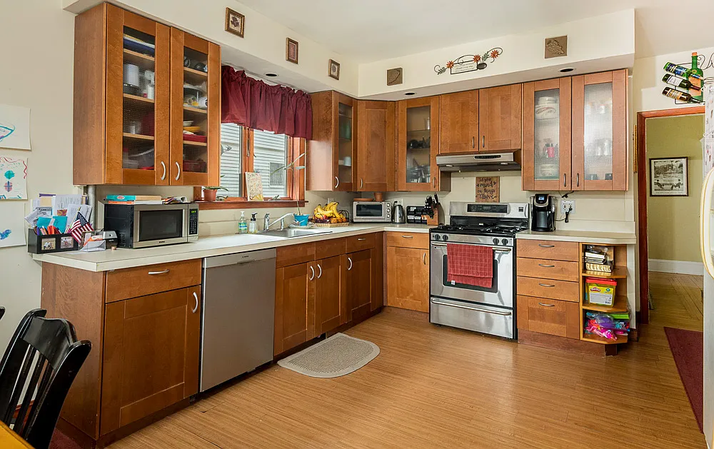 3 bed, 1200 sqft, $3,700 — Photo 1