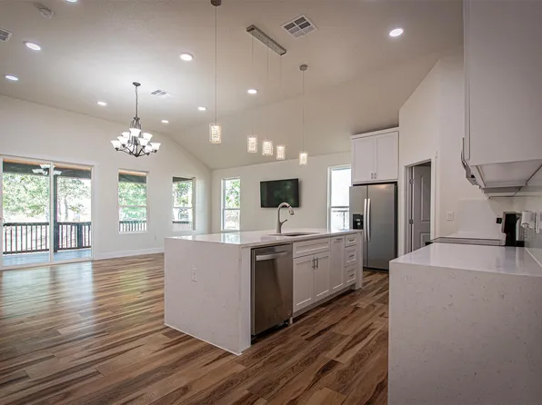 106 Passion Vine Rd, Dale, TX 78616