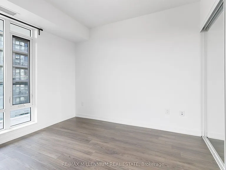 2560 Eglinton Ave W #609 — Photo 26