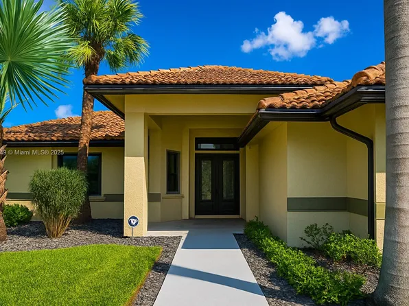 1077 Deerwood Ln, Weston, FL 33326