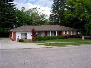 3463 Greentree Rd, Lexington, KY 40517