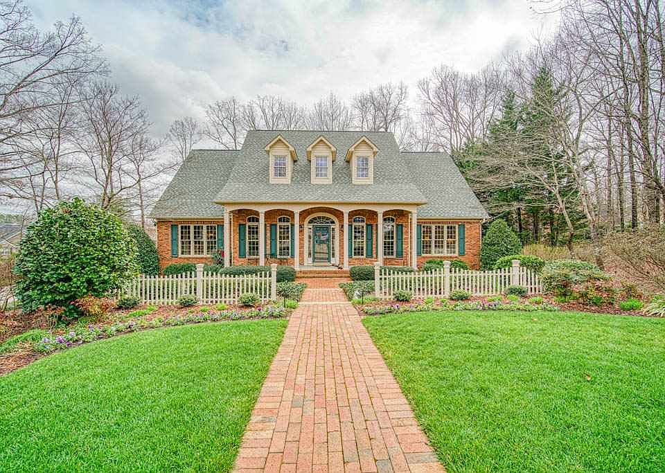 1st image of 114 Crown Oak Ct