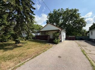 7 Weir Cres, Toronto, ON M1E 3A8