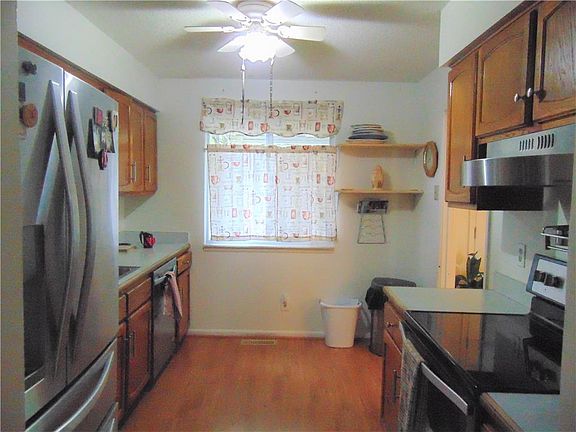 2nd image of 9662 Wedd St