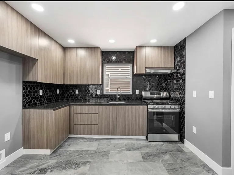 1117 Chestnut St #1 — Photo 3