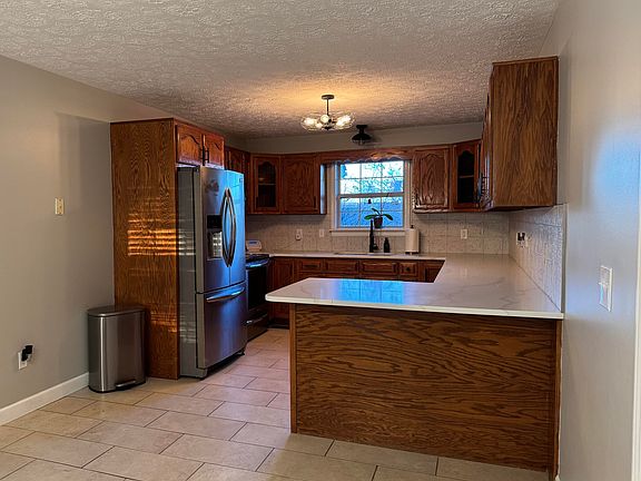 5th image of 183 General Cleburne Dr