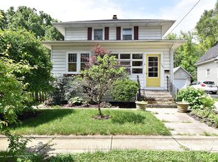 121 Division St, Algonquin, IL 60102