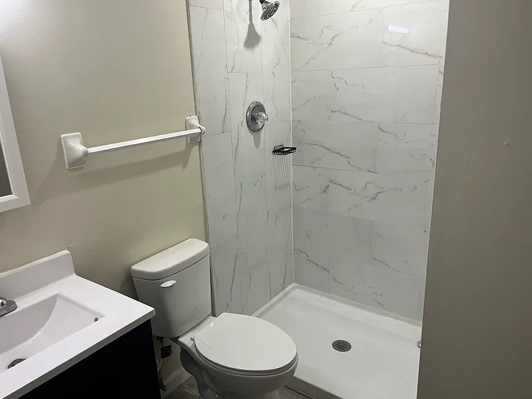 8734 Crestpointe Dr — Photo 16