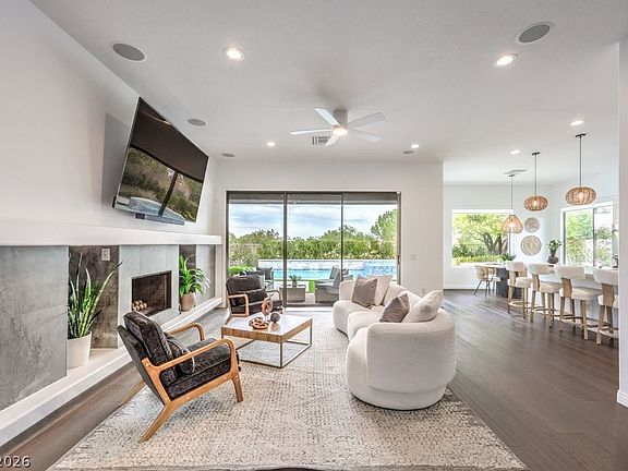 3rd image of 20 Holston Hills Rd