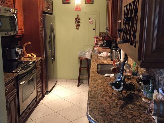 2nd image of 1721 S Congress Ave