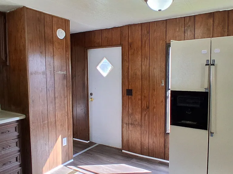 120 Joyner Ln — Photo 15