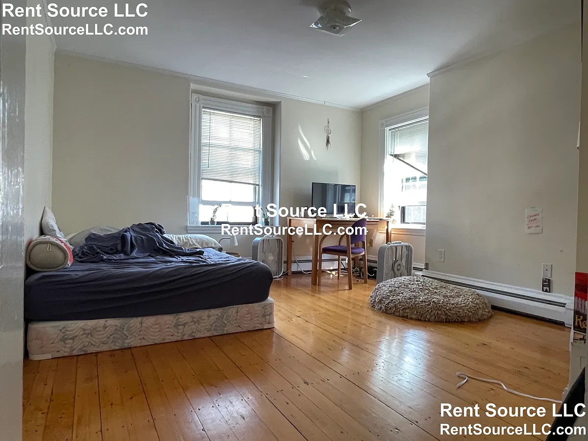 Building Photo - 23 Ware St #5