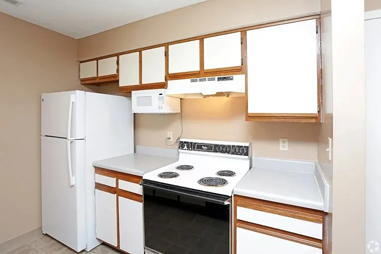 Parkview Apartments — Photo 4