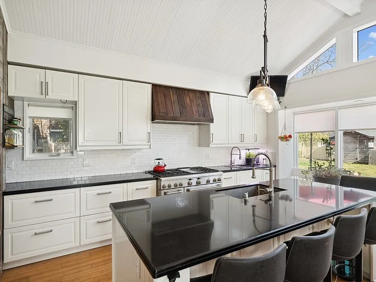 24 Pleasant Ln — Photo 22