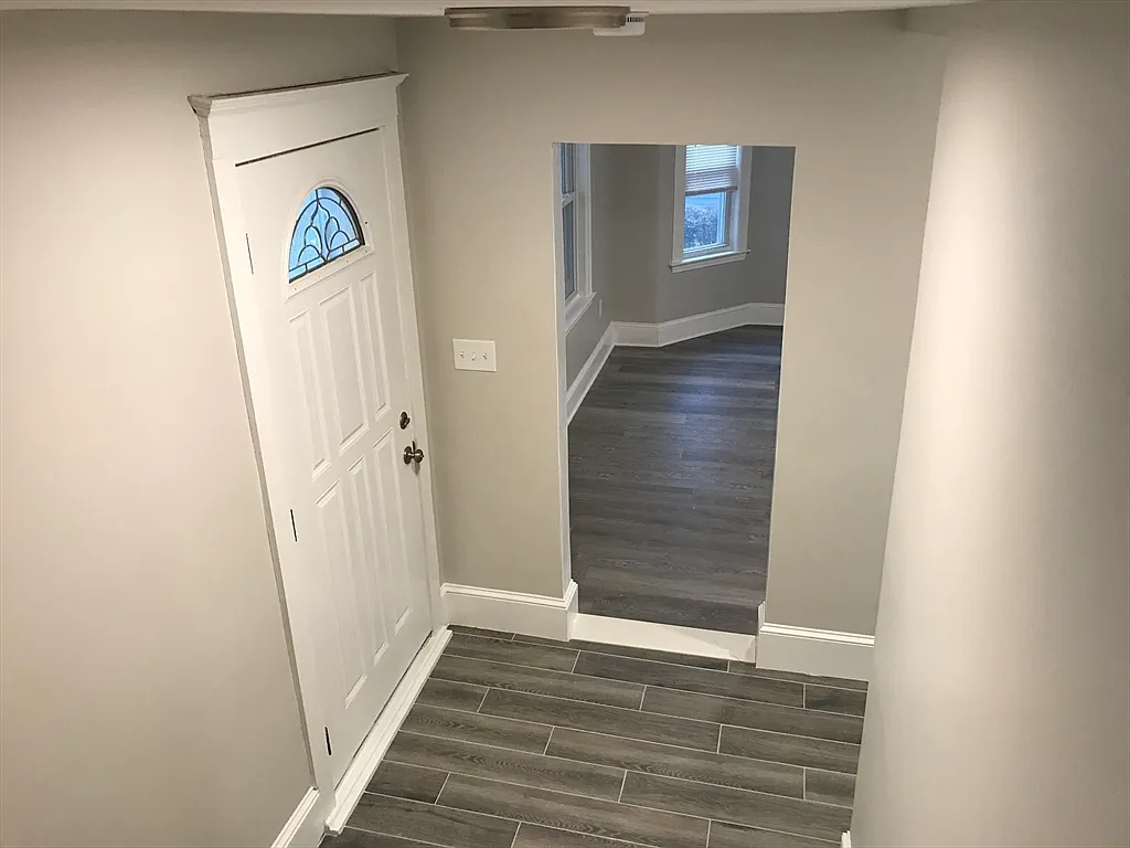 3 bed, 2.5 bath, 1707 sqft, $3,700 — Photo 4