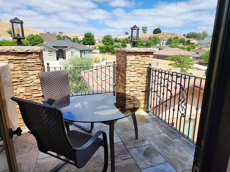 2296 Holly Dr — Photo 18