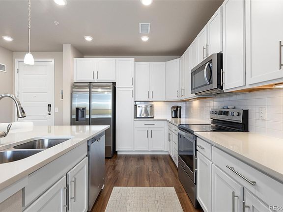 5th image of 420 E Fremont Place #309
