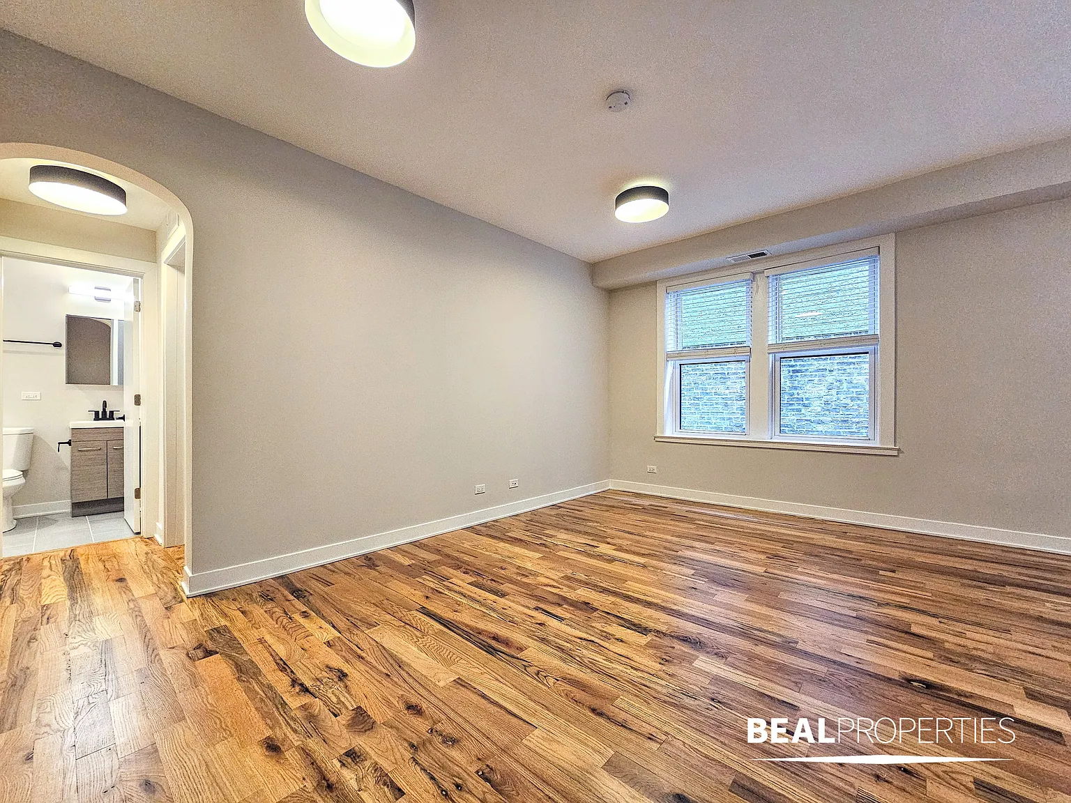 656 W Wrightwood — Photo 4